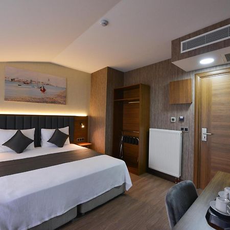 Istport Garden Hotels Arnavutkoy Exterior photo A room at the hotel