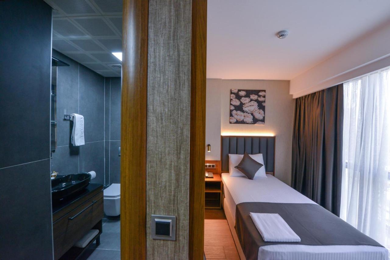 Istport Garden Hotels Arnavutkoy Exterior photo A room at the hotel