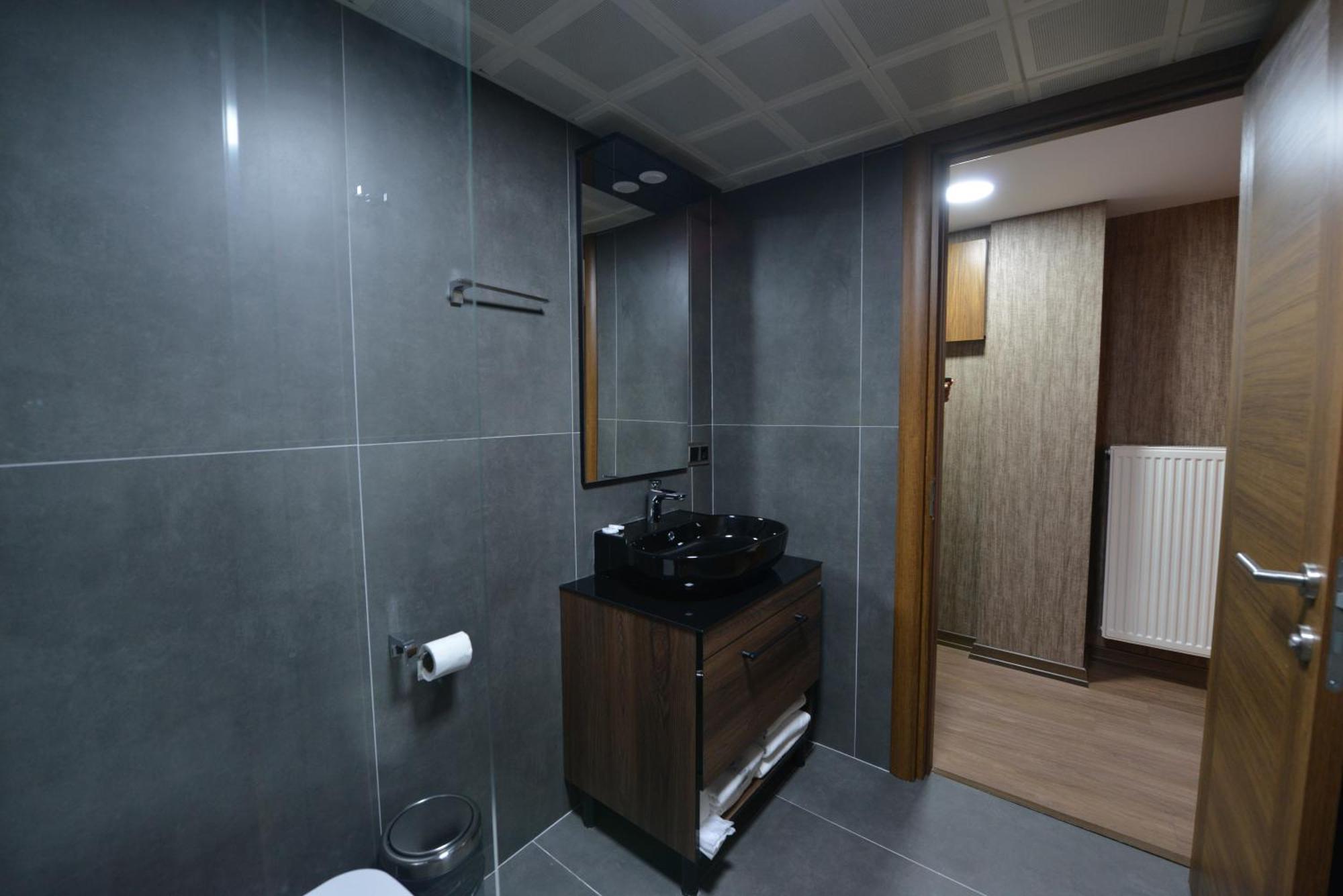 Istport Garden Hotels Arnavutkoy Exterior photo Bathroom